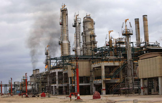 Giá dầu tăng vọt trong tuần qua sau thỏa thuận mới của OPEC - Ảnh 1