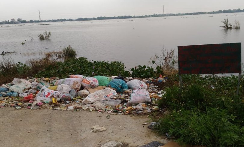 Ô nhiễm môi trường nhiêm trọng từ bãi rác thải ở Đông Yên, huyện Quốc Oai - Ảnh 2