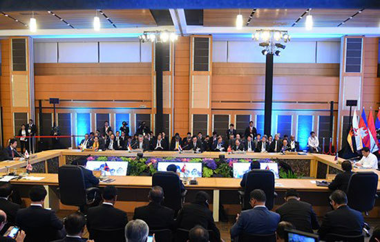 Thủ tướng dự các Hội nghị Cấp cao ASEAN với các Đối tác - Ảnh 4