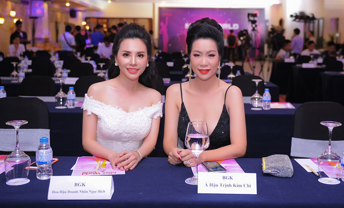 Á hậu 46 tuổi Trịnh Kim Chi táo bạo gợi cảm bên Hoa hậu Ngọc Bích - Ảnh 2
