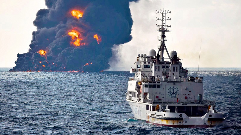Lượng dầu loang tăng gấp 17 lần do vụ đâm tàu chở dầu Iran - Ảnh 1