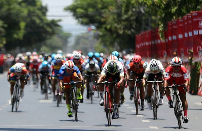 Tay đua Javier giành áo vàng chung cuộc Giải đua xe đạp Cúp Truyền hình TP Hồ Chí Minh lần thứ 31 - Ảnh 2