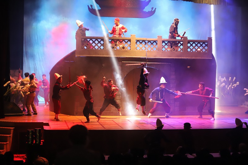 Chiêm ngưỡng vở “Hà thành chính khí” trên sân khấu quay hiện đại nhất miền Bắc - Ảnh 5