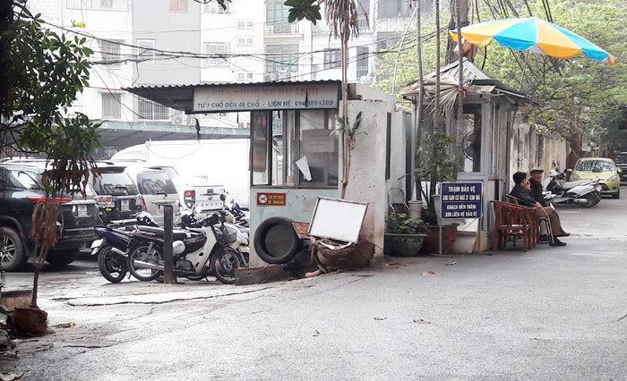 Quận Ba Đình kiểm tra xử lý nghiêm  bãi xe không phép ở phường Kim Mã - Ảnh 1