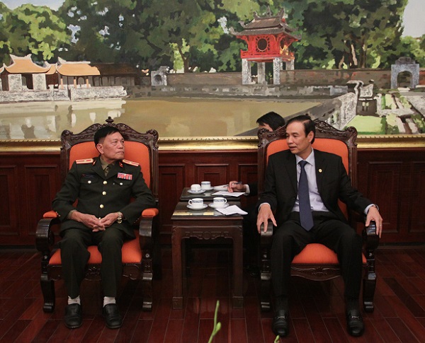 Thúc đẩy hợp tác giữa Hội Cựu chiến binh Hà Nội và Viêng Chăn - Ảnh 1