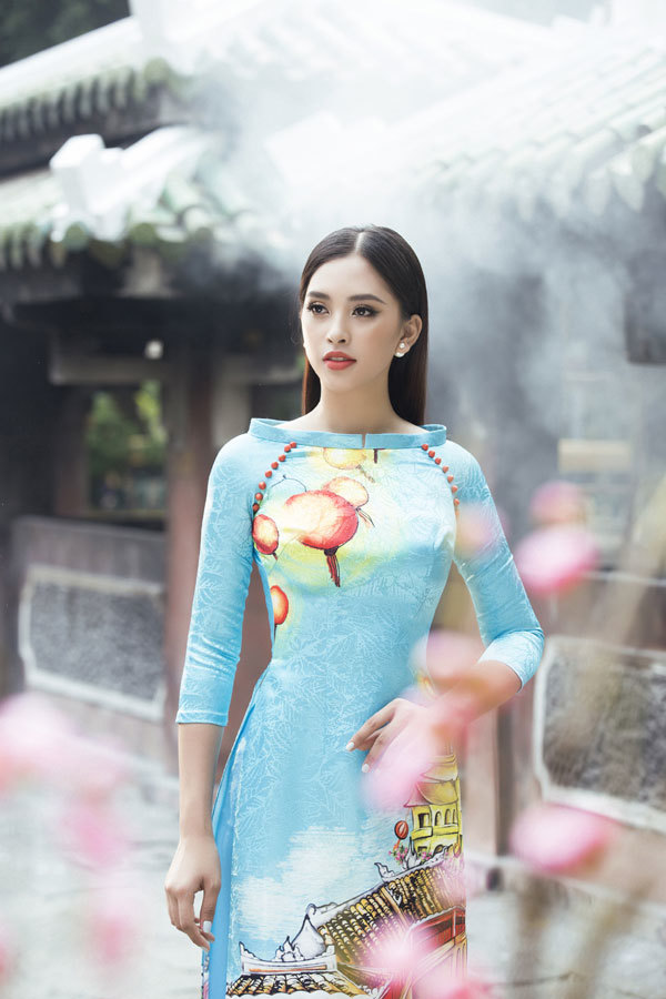 Hoa hậu Tiểu Vy duyên dáng khoe nét xuân thì tuổi 18 - Ảnh 4