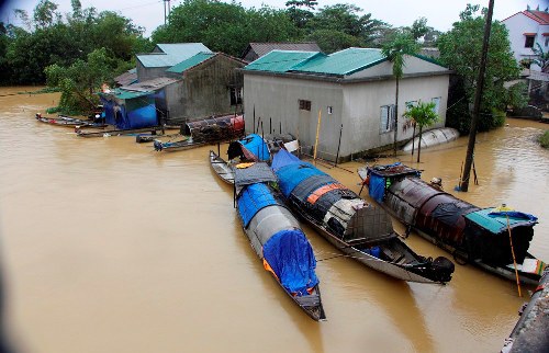 8 người chết và mất tích do mưa lũ tại Trung Bộ - Ảnh 1