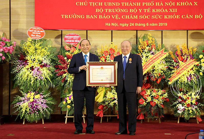 Trao tặng Huân chương Độc lập hạng Nhất cho đồng chí Nguyễn Quốc Triệu - Ảnh 1