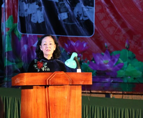 Trưởng ban Dân vận Trung ương Trương Thị Mai dự Ngày hội Đại đoàn kết toàn dân tộc ở Hà Nội - Ảnh 1