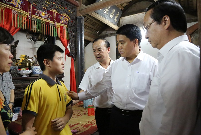 Chủ tịch UBND TP Hà Nội thăm hỏi gia đình nữ công nhân tử vong trong vụ "xe điên" - Ảnh 2