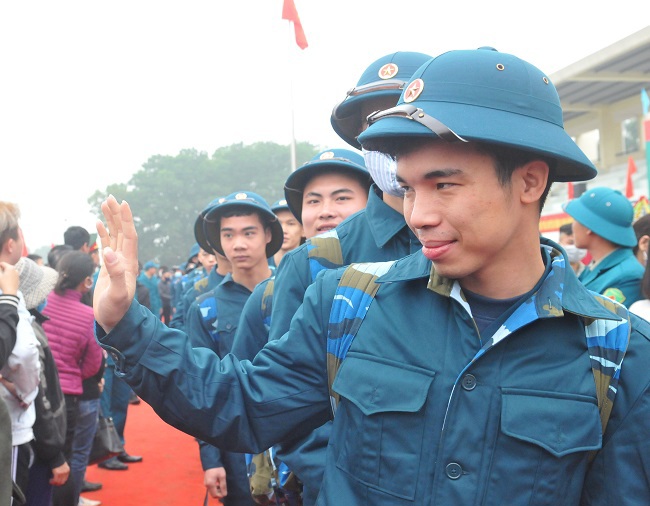 Chủ tịch UBND TP Hà Nội Nguyễn Đức Chung động viên tân binh lên đường nhập ngũ - Ảnh 5