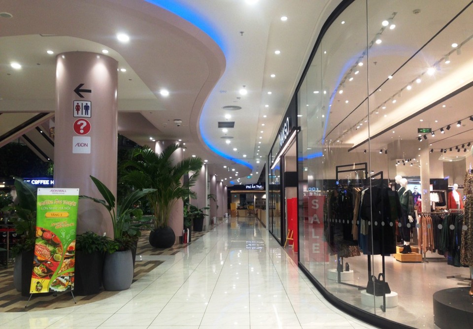 Chùm ảnh: Aeon Mall Hà Đông trầm lắng trong mùa dịch bệnh Covid-19 - Ảnh 2