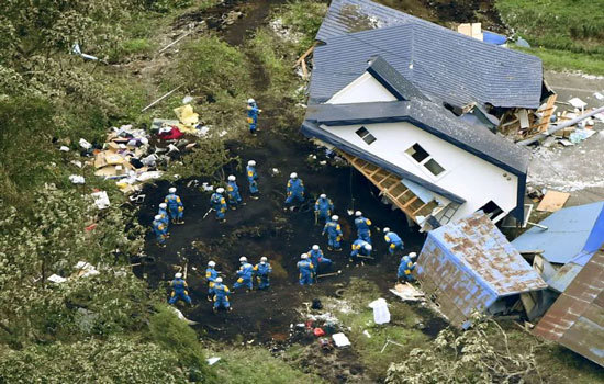 Nhật: Chạy đua thời gian “vàng” tìm kiếm người mất tích sau trận động đất tại Hokkaido - Ảnh 1