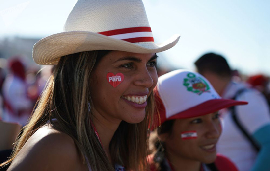 Ngắm "màu cờ, sắc áo" được vẽ trên mặt những nữ CĐV xinh đẹp tại World Cup 2018 - Ảnh 9
