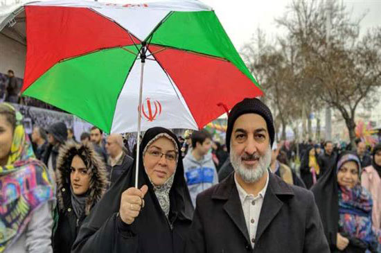 Hàng trăm nghìn người dân Iran tuần hành kỷ niệm 40 năm Cách mạng Hồi giáo - Ảnh 3