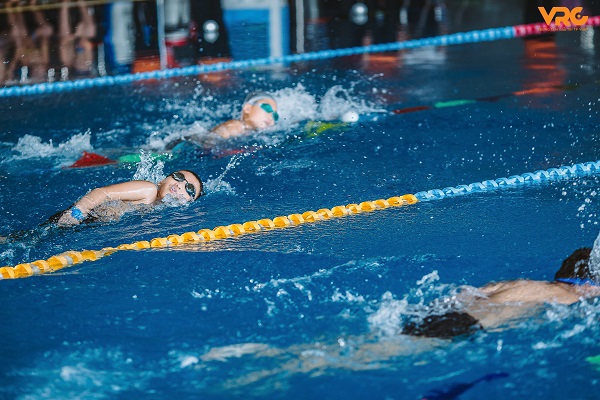 Nghệ An: Các “kình ngư” nhí háo hức chờ đón Giải bơi trong nhà lớn nhất trong năm - Ảnh 4