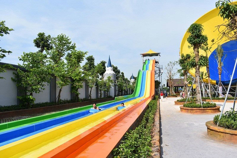 Khám phá công viên nước Thanh Hà đẹp như Disneyland của Mỹ - Ảnh 3