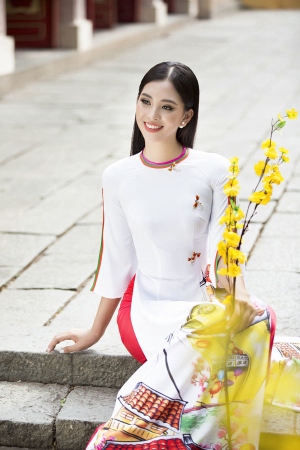 Hoa hậu Tiểu Vy duyên dáng khoe nét xuân thì tuổi 18 - Ảnh 10