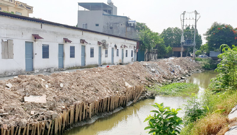 Quận Hà Đông: Cần xử lý dứt điểm tình trạng lấp mương làm đường tại phường Phú Lãm - Ảnh 1