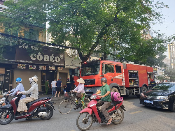 Hải Phòng: Cháy quán ăn trên phố Lương Khánh Thiện - Ảnh 1