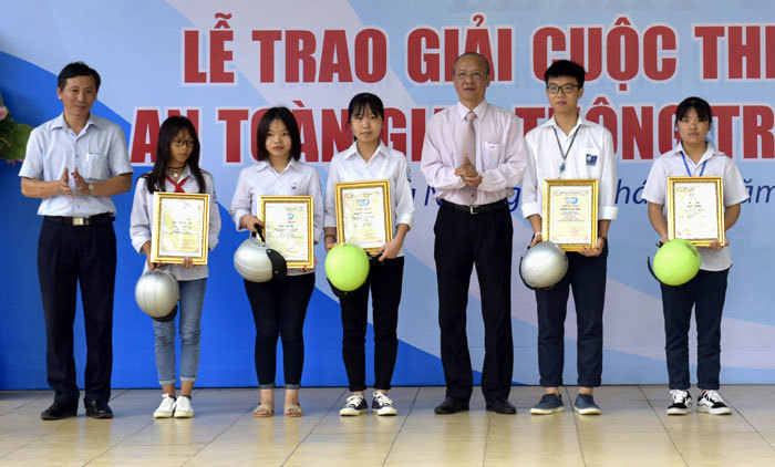 24 học sinh nhận giải Cuộc thi “Vì An toàn giao thông Thủ đô” trên internet - Ảnh 8