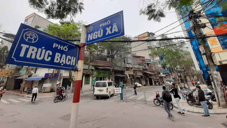 Thủ tướng yêu cầu tạm hoãn công tác nước ngoài để tập trung phòng, chống dịch Covid-19 - Ảnh 1