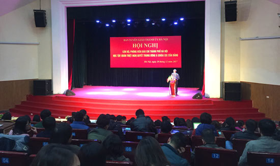 Hơn 300 cán bộ, phóng viên báo chí Hà Nội quán triệt Nghị quyết T.Ư 6 - Ảnh 1