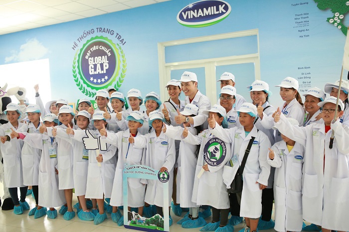 Học sinh hào hứng tự “khám phá” hành trình sữa học đường Vinamilk - Ảnh 4