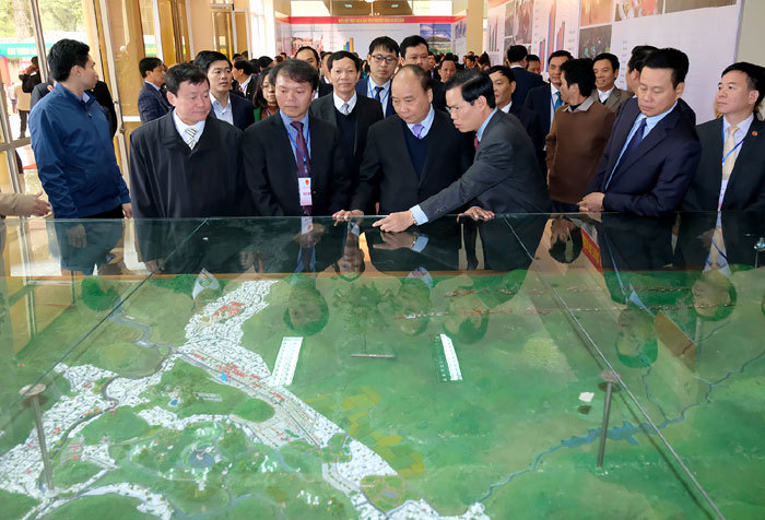 Thủ tướng: Chính quyền Hà Giang cần xắn tay áo cùng doanh nghiệp - Ảnh 4