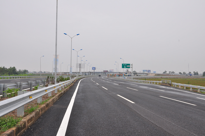 Đảm bảo tiến độ xây dựng đường cao tốc Bắc - Nam phía Đông - Ảnh 1