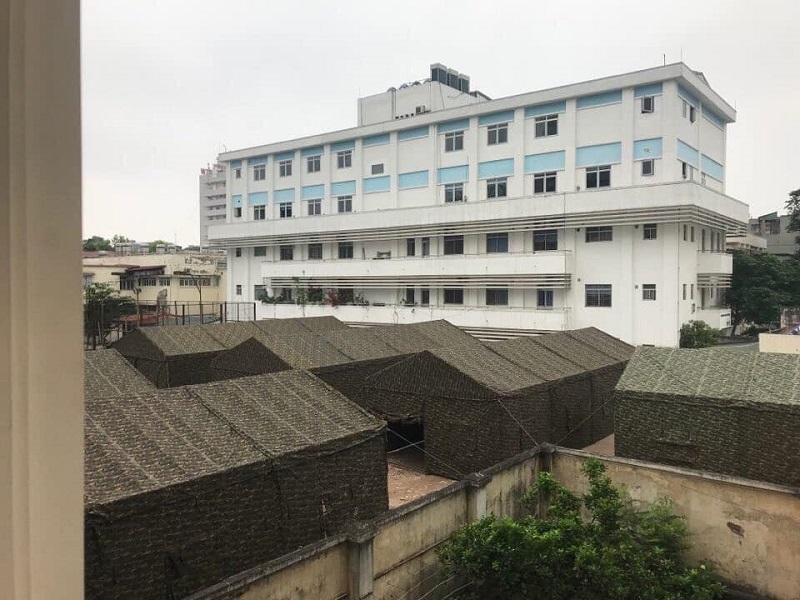 Cận cảnh Bệnh viện dã chiến tại Bệnh viện Bạch Mai - Ảnh 2