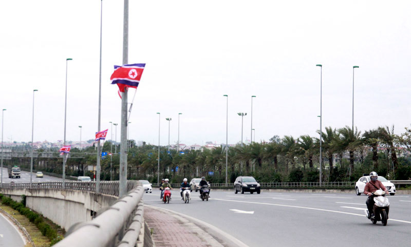 Đường Nhật Tân – Nội Bài rực rỡ cờ hoa trước Hội nghị thượng đỉnh Mỹ-Triều Tiên - Ảnh 10