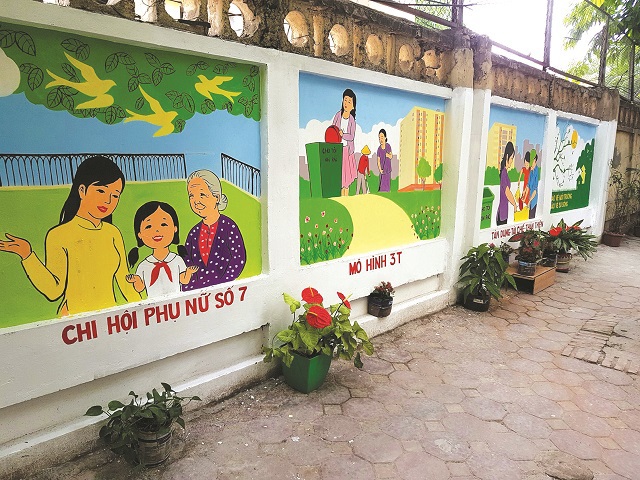 Công tác bảo vệ môi trường tại phường Dịch Vọng, quận Cầu Giấy Xanh - Sạch - Đẹp từ chính mỗi người dân - Ảnh 1