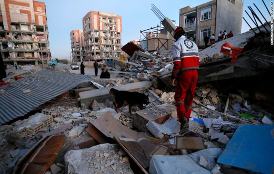 Chùm ảnh trận động đất Iran-Iraq làm hơn 7.000 người thương vong - Ảnh 13
