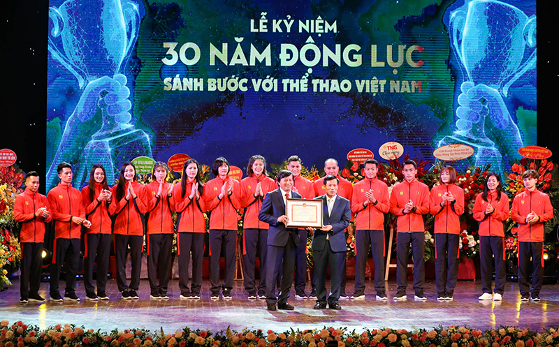 Đoàn thể thao Việt Nam được tài trợ trang phục mới trước thềm SEA Games 30 - Ảnh 2