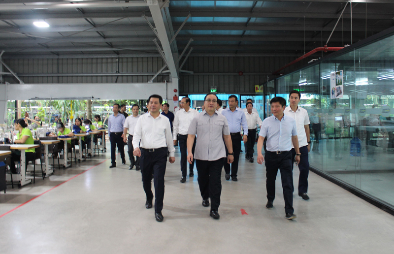 Đoàn công tác thành phố Hà Nội thăm Công ty CP sản xuất hàng thể thao MXP - Ảnh 5