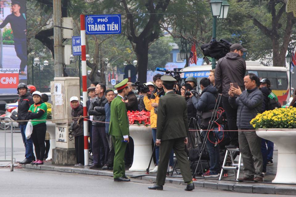 [Ảnh] Căng mình đảm bảo ATGT ngày Chủ tịch Kim Jong-un sang Việt Nam - Ảnh 7