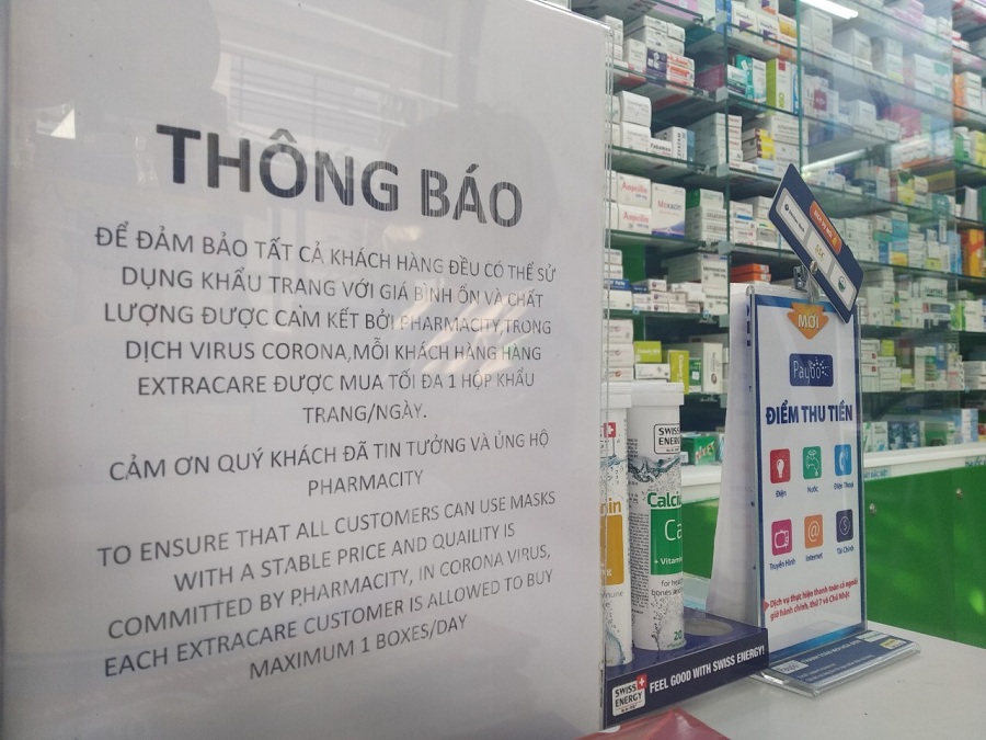 TP Hồ Chí Minh: Khẩu trang y tế, nước rửa tay diệt khuẩn vẫn “cháy hàng” - Ảnh 3