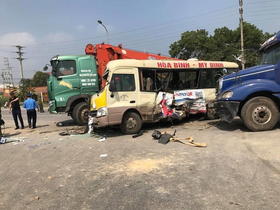 Bắt tạm giam lái xe tải gây tai nạn khiến 2 người chết trên Đại lộ Thăng Long - Ảnh 1