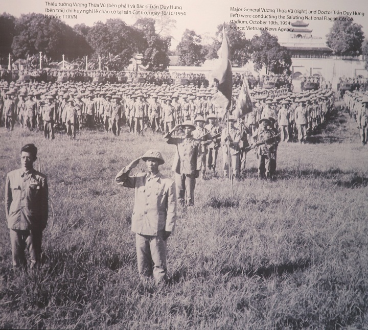Hình ảnh hiếm về ngày Giải phóng Thủ đô năm 1954 - Ảnh 2