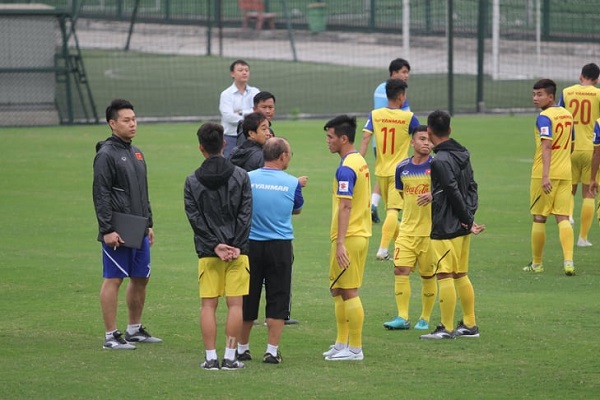 U23 Việt Nam thiếu vắng hơn nửa đội hình trong ngày tập luyện đầu tiên - Ảnh 5