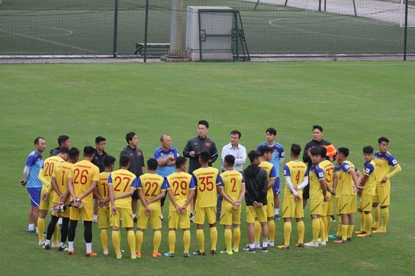 U23 Việt Nam thiếu vắng hơn nửa đội hình trong ngày tập luyện đầu tiên - Ảnh 4