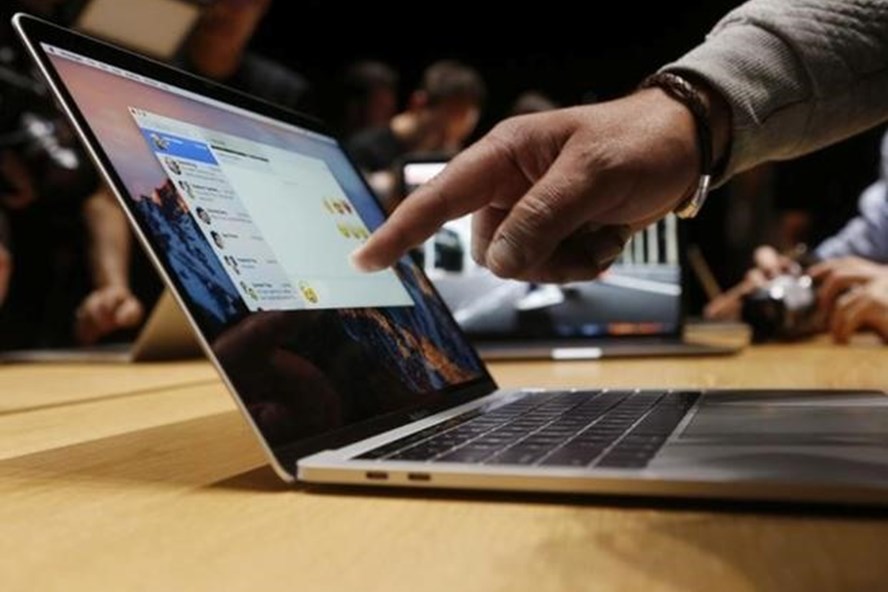 Macbook Pro 15 inch bị cấm lên máy bay - Ảnh 1