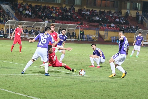 Vòng 23 V-League 2019: Hà Nội FC thi đấu không có khán giả, HAGL gặp khó tại sân Thống Nhất - Ảnh 2