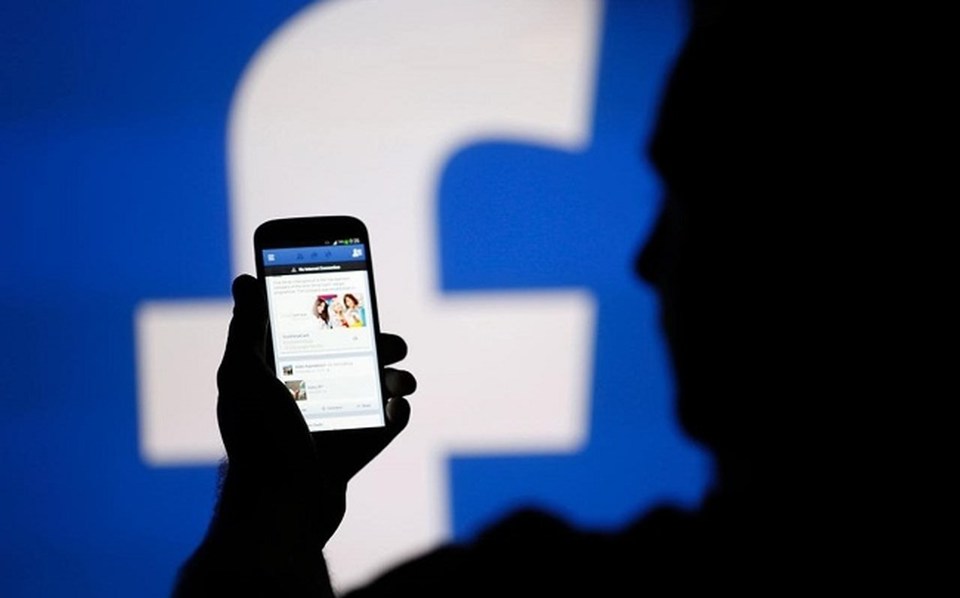 Facebook đối mặt bê bối rò rỉ thông tin cá nhân - Ảnh 1