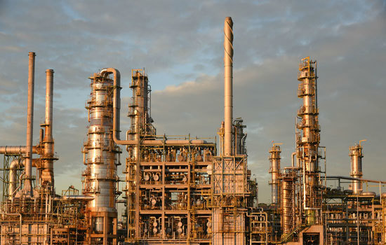 Giá dầu tăng nhờ thông tin OPEC và Nga có thể tiếp tục cắt giảm sản xuất - Ảnh 1
