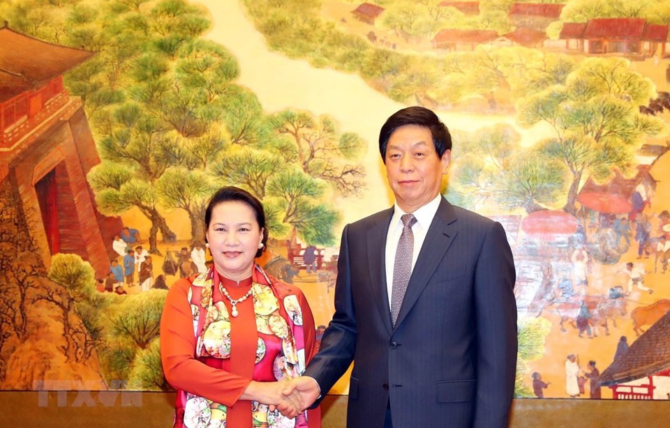 Chủ tịch Quốc hội Việt Nam hội đàm với Chủ tịch Nhân đại Trung Quốc - Ảnh 1