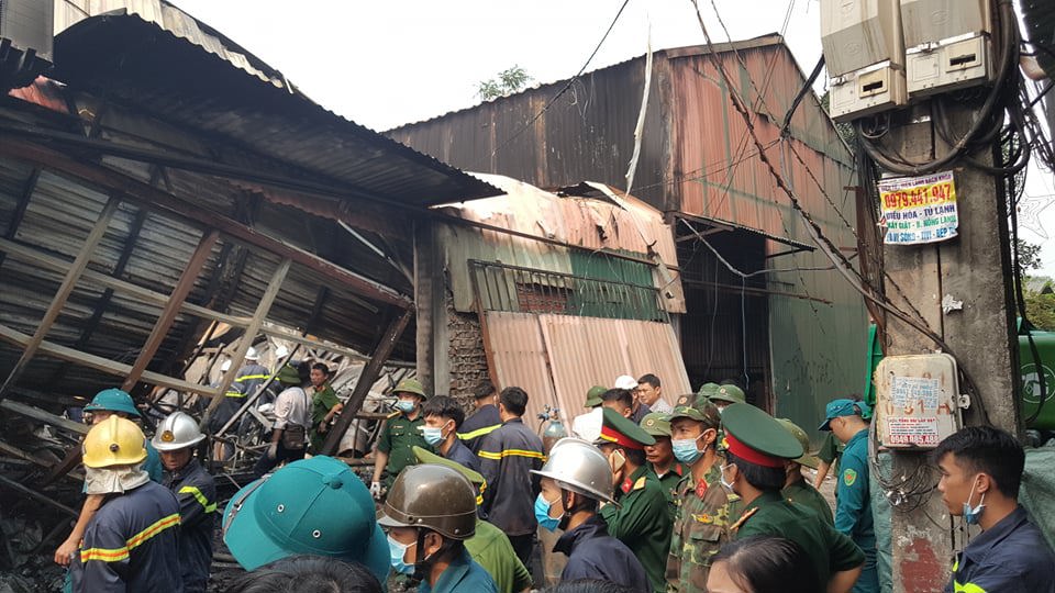[Ảnh] Cận cảnh hiện trường vụ cháy tại quận Nam Từ Liêm khiến ít nhất 8 người chết và mất tích - Ảnh 3