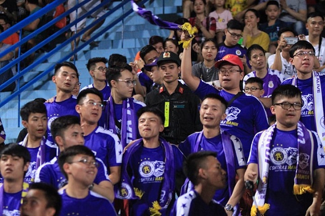 Hàng ngàn CĐV Hà Nội FC tiếp sức đội nhà sau lệnh cấm - Ảnh 3