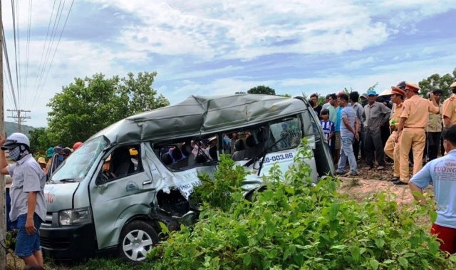 Thông tin mới nhất vụ tàu hỏa đâm ô tô khiến 3 người chết ở Bình Thuận - Ảnh 1